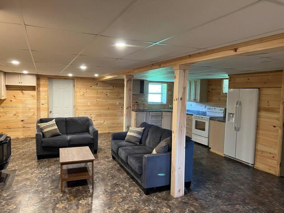 Family Friendly Cottage ☆Walking Distance To Beach Lion's Head Luaran gambar