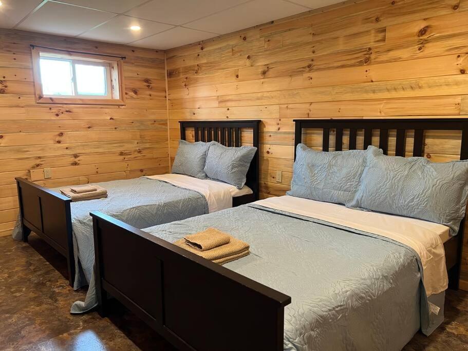 Family Friendly Cottage ☆Walking Distance To Beach Lion's Head Luaran gambar