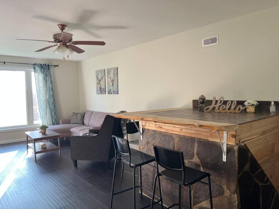 Family Friendly Cottage ☆Walking Distance To Beach Lion's Head Luaran gambar