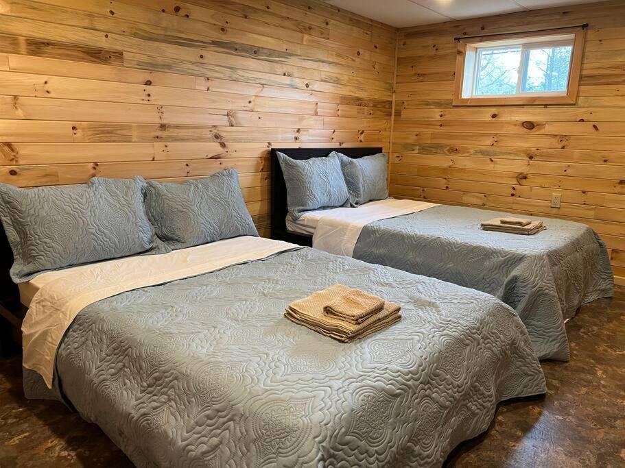 Family Friendly Cottage ☆Walking Distance To Beach Lion's Head Luaran gambar